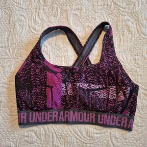 Under Armour women's Medium compression sports bra padding intact VGUC